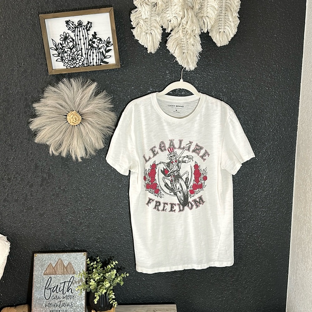 Lucky brand graphic t-shirt
